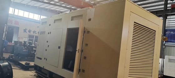 Κατευθυντική ένεση 1000KVA Guangxi Yuchai Αθόρυβος ηχείο γεννήτης ντίζελ για συχνότητα 50/60HZ