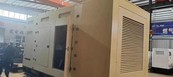 Κατευθυντική ένεση 1000KVA Guangxi Yuchai Αθόρυβος ηχείο γεννήτης ντίζελ για συχνότητα 50/60HZ